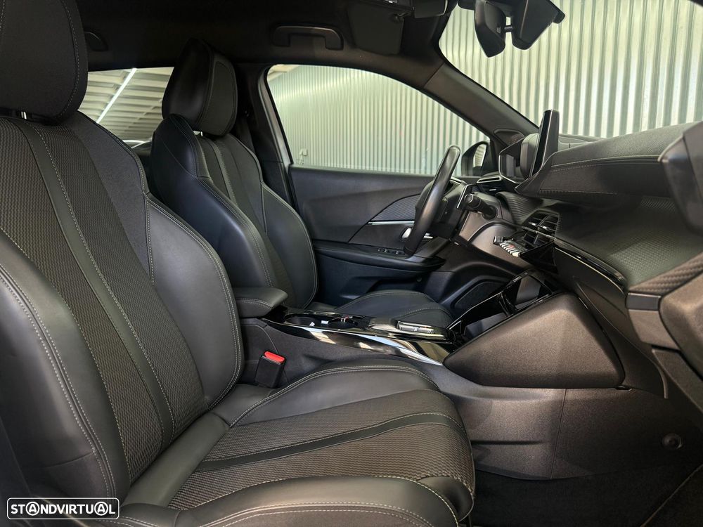 Peugeot 2008 1.2 PureTech GT EAT8 - 27