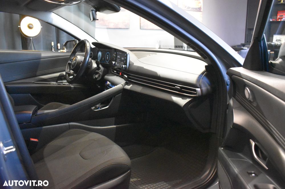 Hyundai Elantra 1.6 l 123 CP CVT Highway - 20