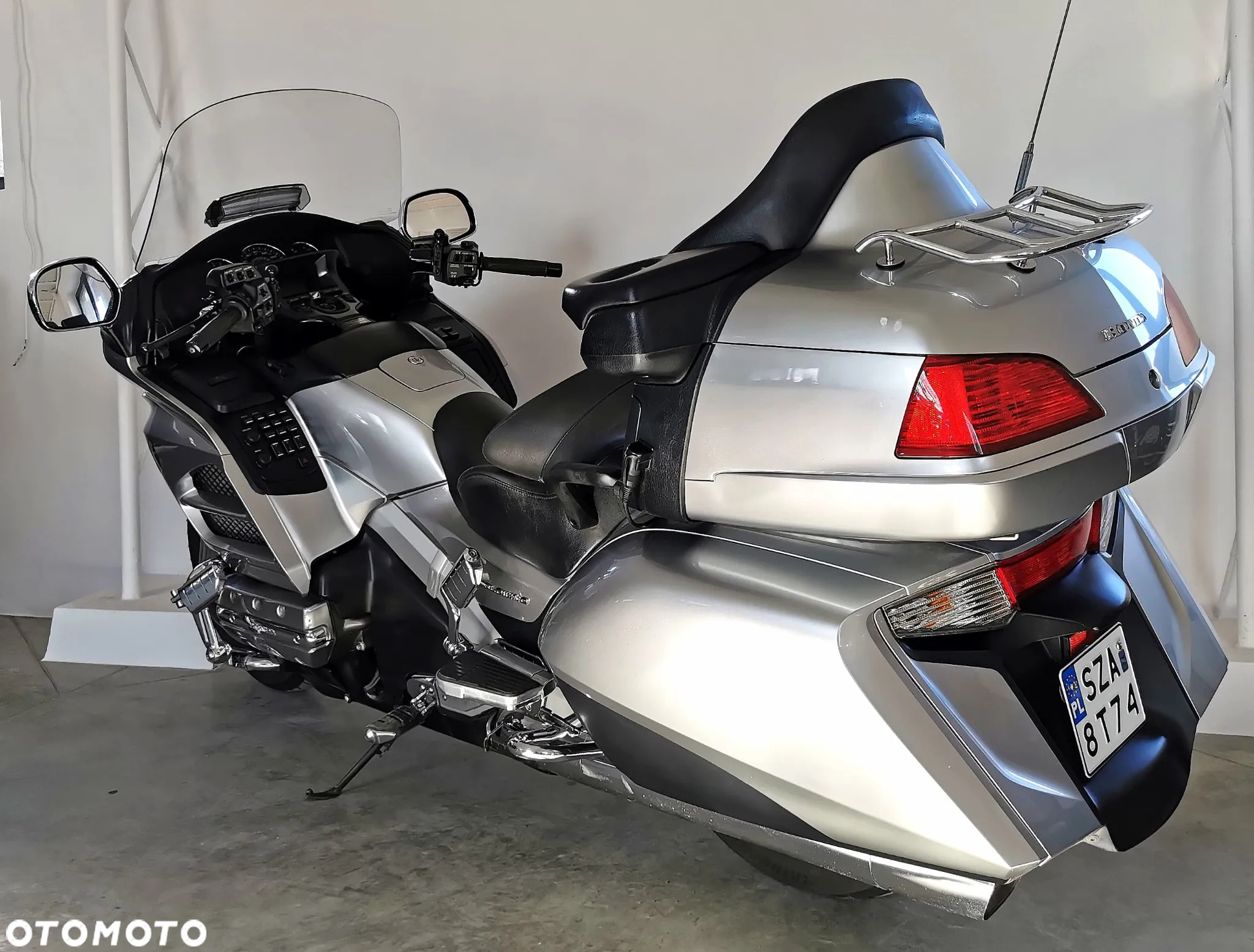Honda GL - 6