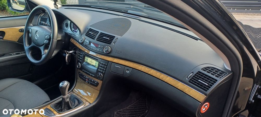 Mercedes-Benz Klasa E 200 Kompressor Avantgarde - 28