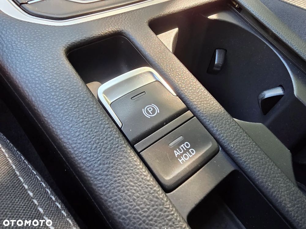 Volkswagen Passat 1.8 TSI BMT Comfortline DSG - 24