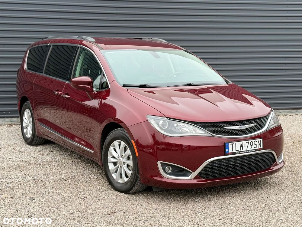 Chrysler Pacifica - 3