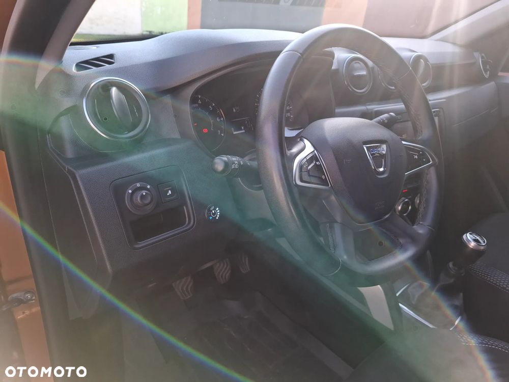 Dacia Duster 1.6 SCe Prestige 4WD - 26