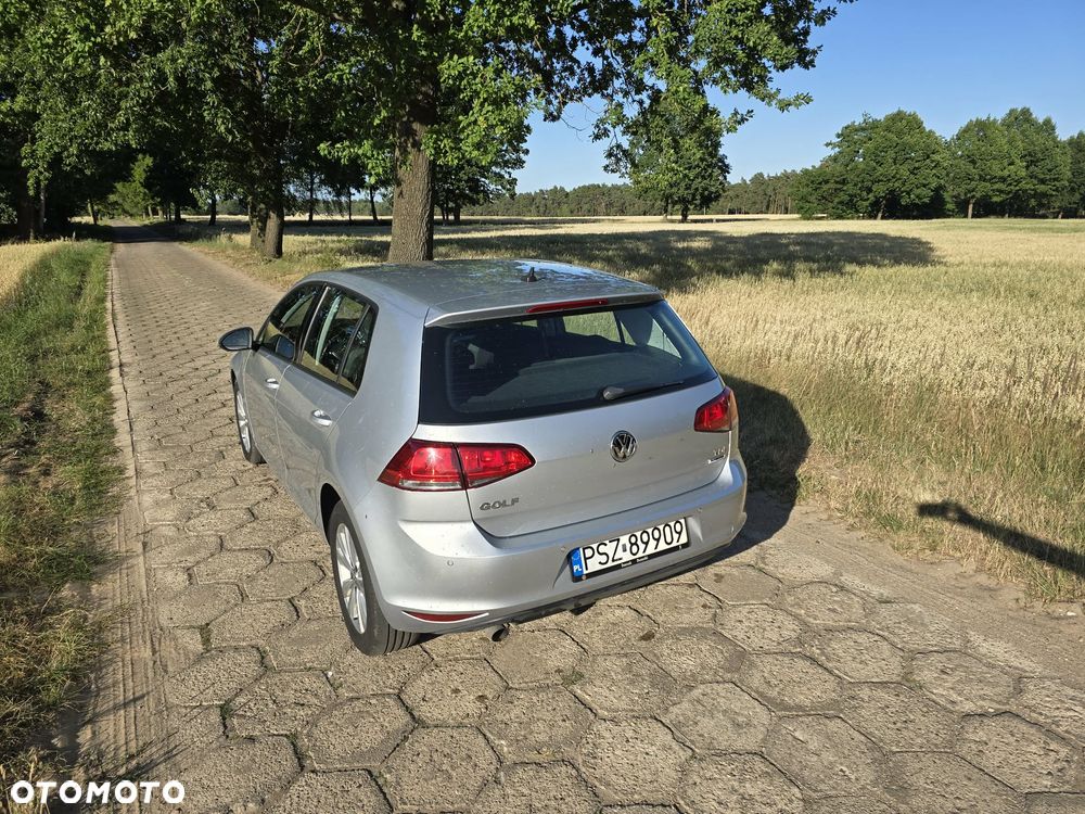 Volkswagen Golf 1.6 TDI BlueMotion Trendline - 4