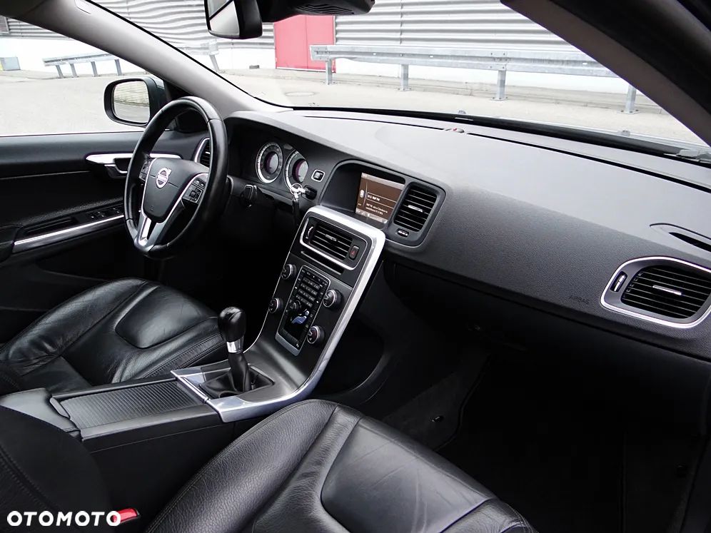 Volvo S60 D3 Summum - 25