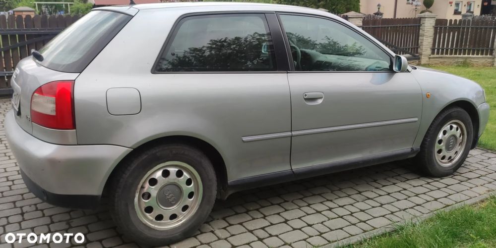 Audi A3 3-drzwiowe 1.6 Ambiente - 4