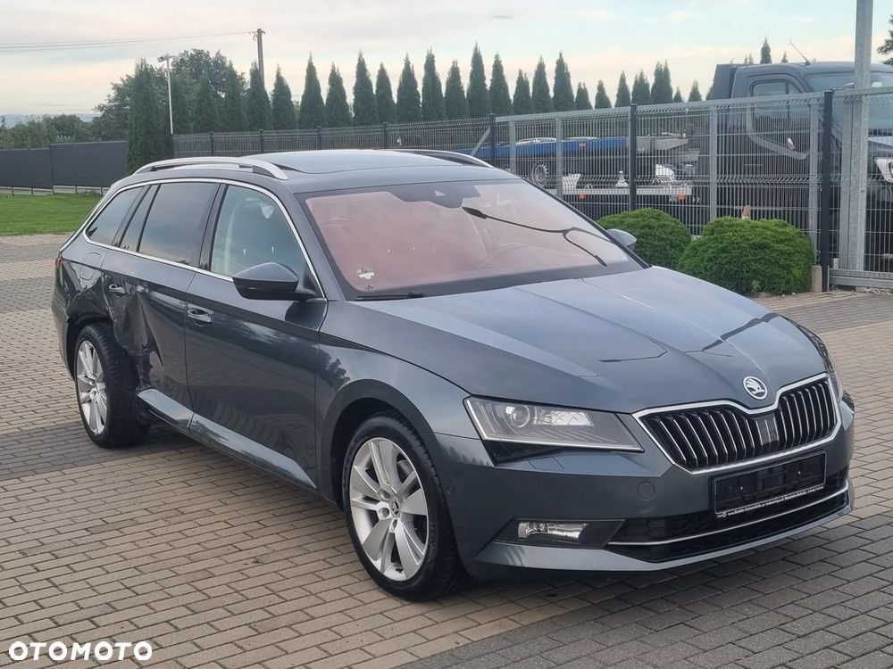 Skoda Superb Combi 2.0 TDI DSG Ambition - 2