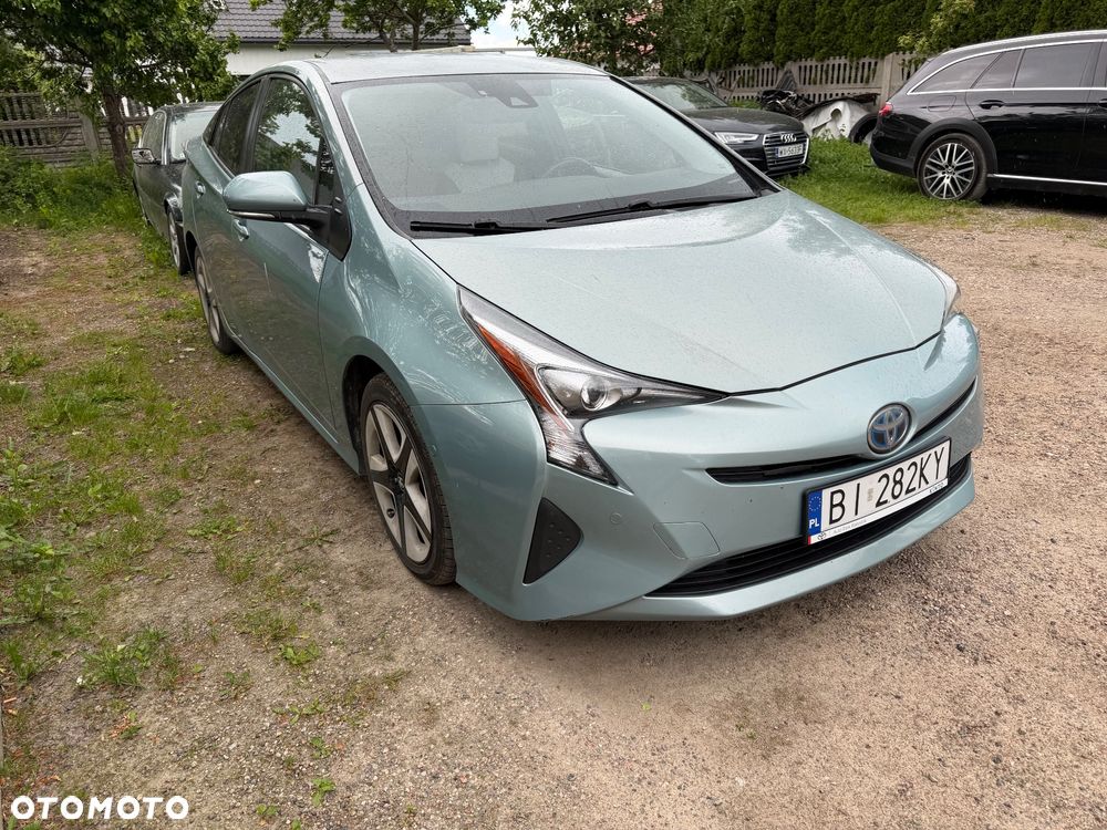 Toyota Prius (Hybrid) Executive - 2