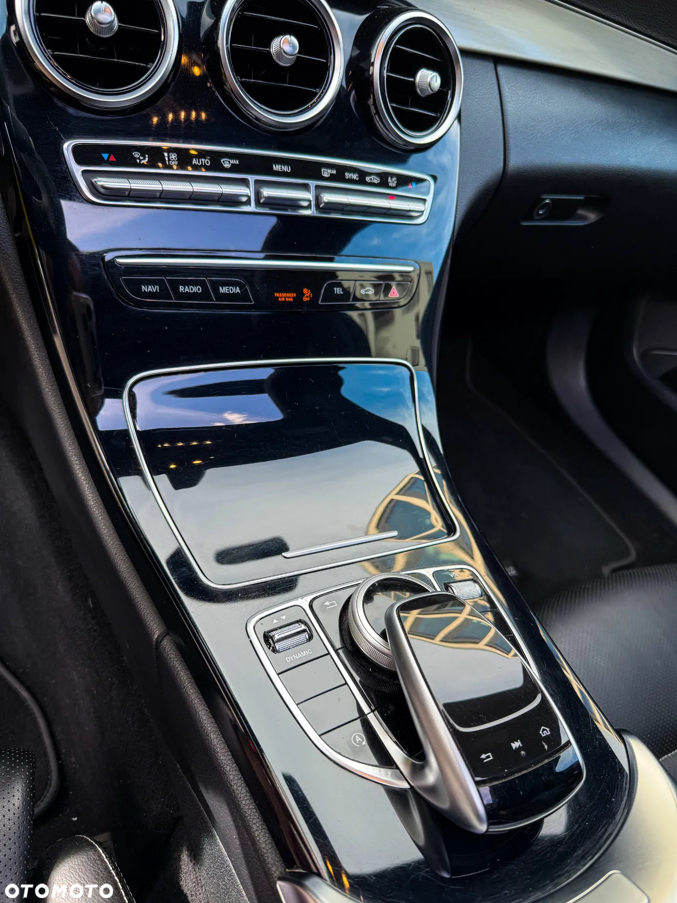 Mercedes-Benz Klasa C 300 4Matic 9G-TRONIC AMG Line - 21