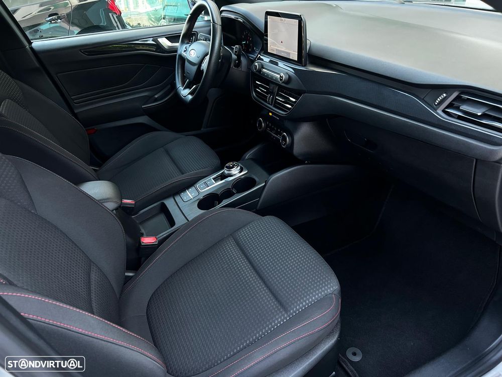 Ford Focus 1.0 EcoBoost MHEV ST-Line X Aut. - 17