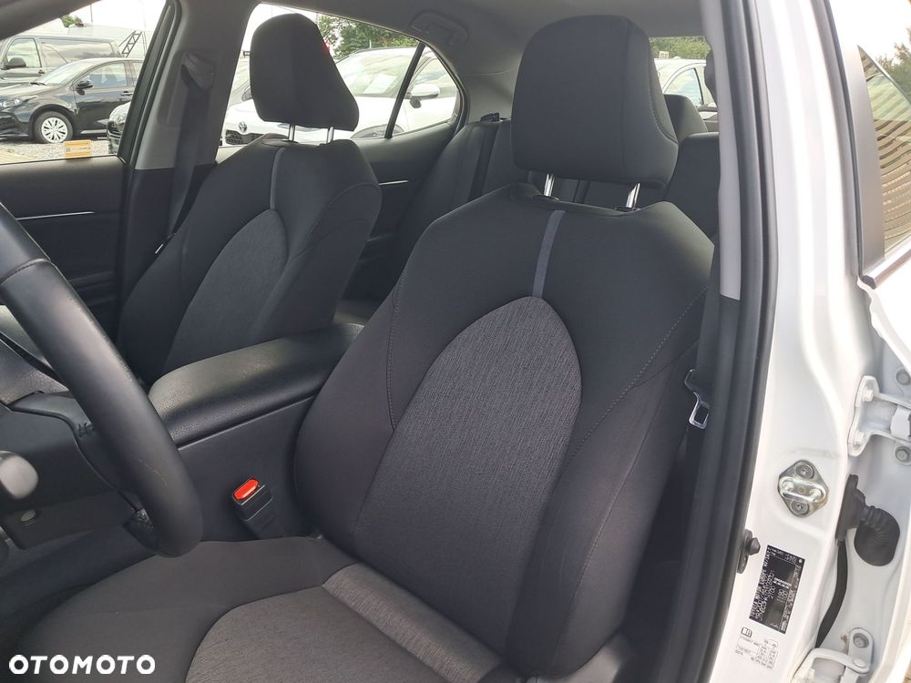 Toyota Camry 2.5 Hybrid Comfort CVT - 12