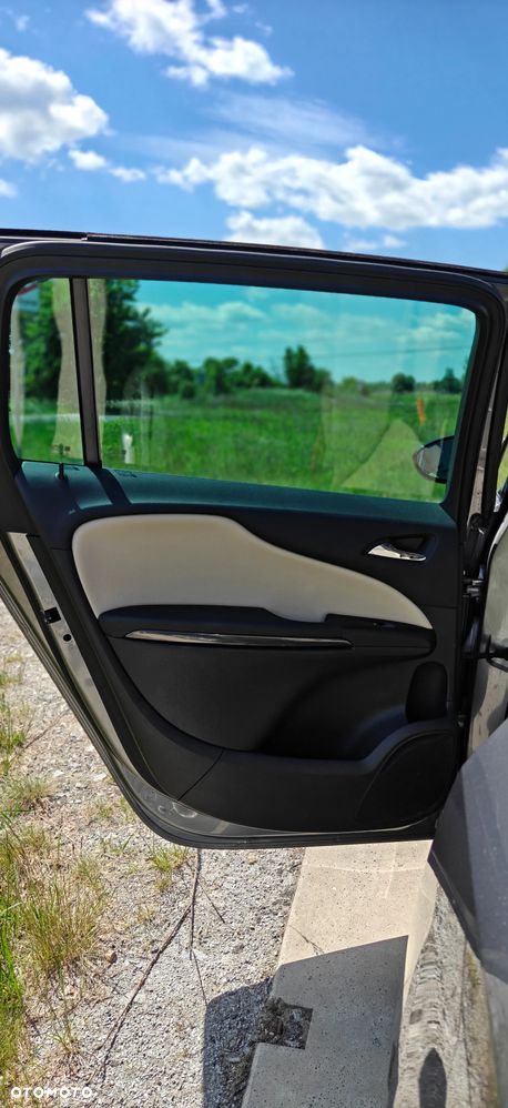 Opel Zafira 2.0 CDTI Cosmo - 24