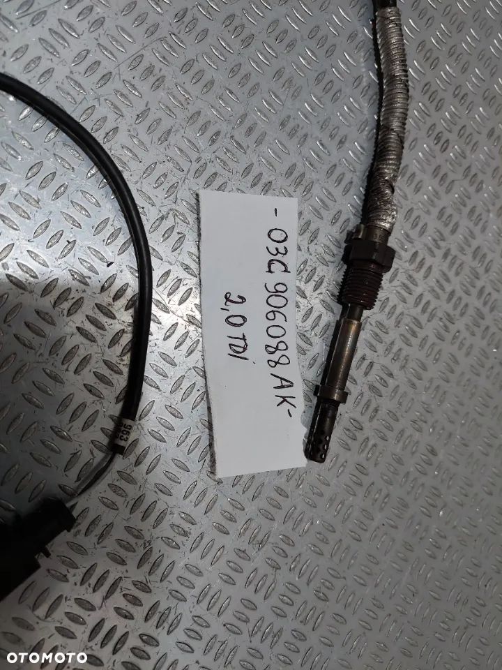 CZUJNIK TEMPERATURY SPALIN SKODA NR 03C906088AK - 2