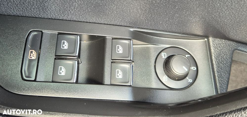 Skoda Superb 2.0 TDI DSG Active - 22