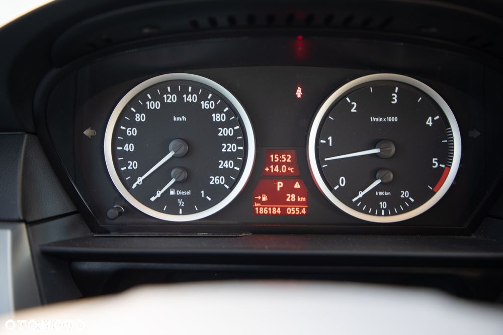 BMW Seria 5 525d - 18