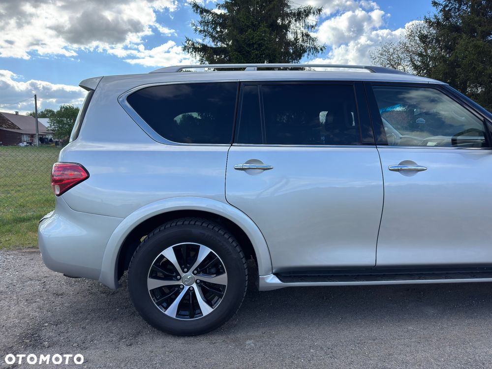 Infiniti QX80 - 16