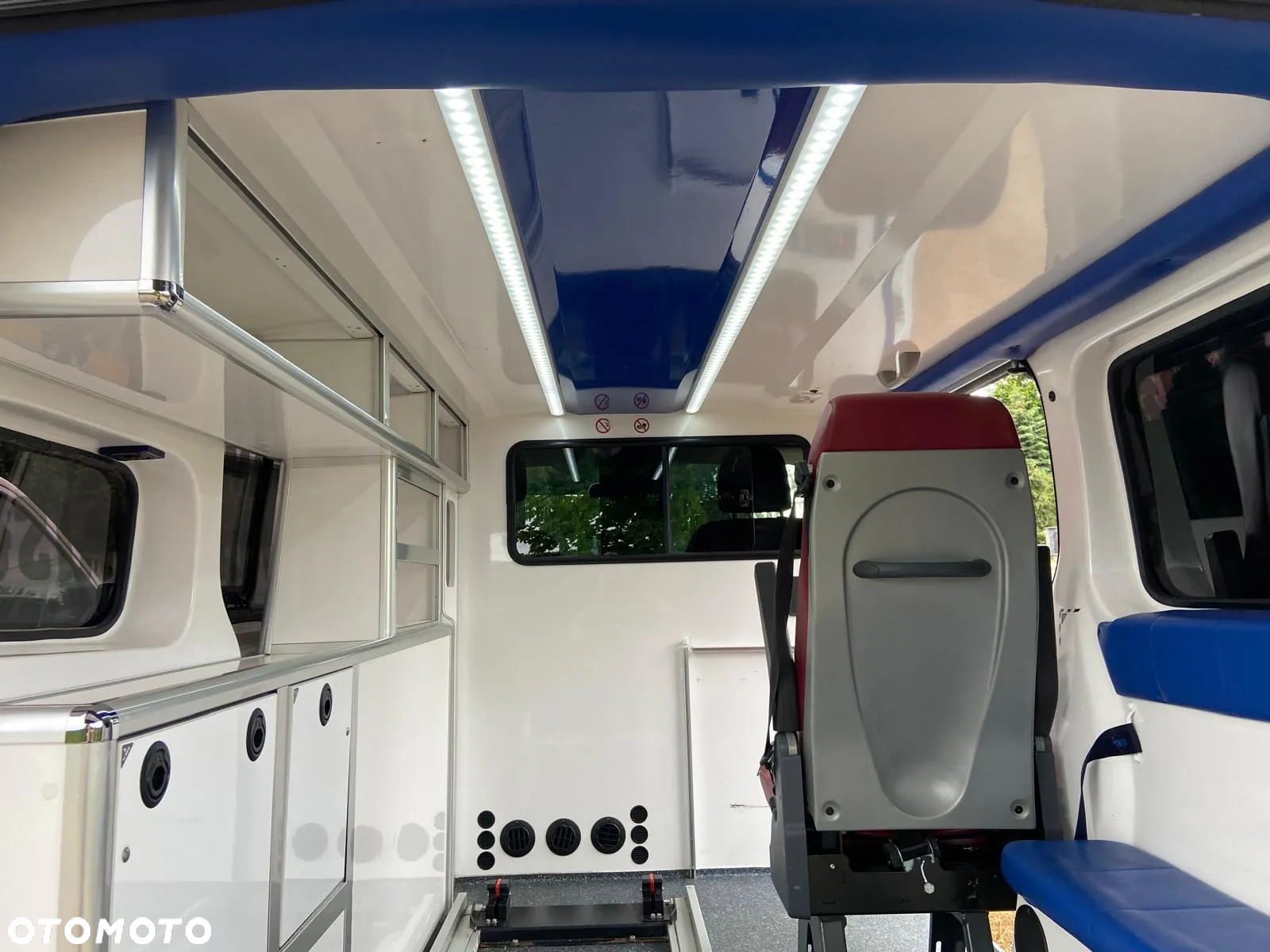 Opel Ambulans Karetka vivaro - 13