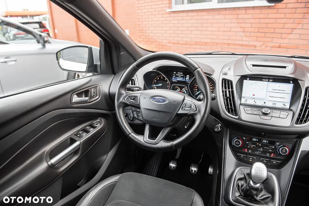 Ford Kuga 1.5 EcoBoost 2x4 ST-Line - 19