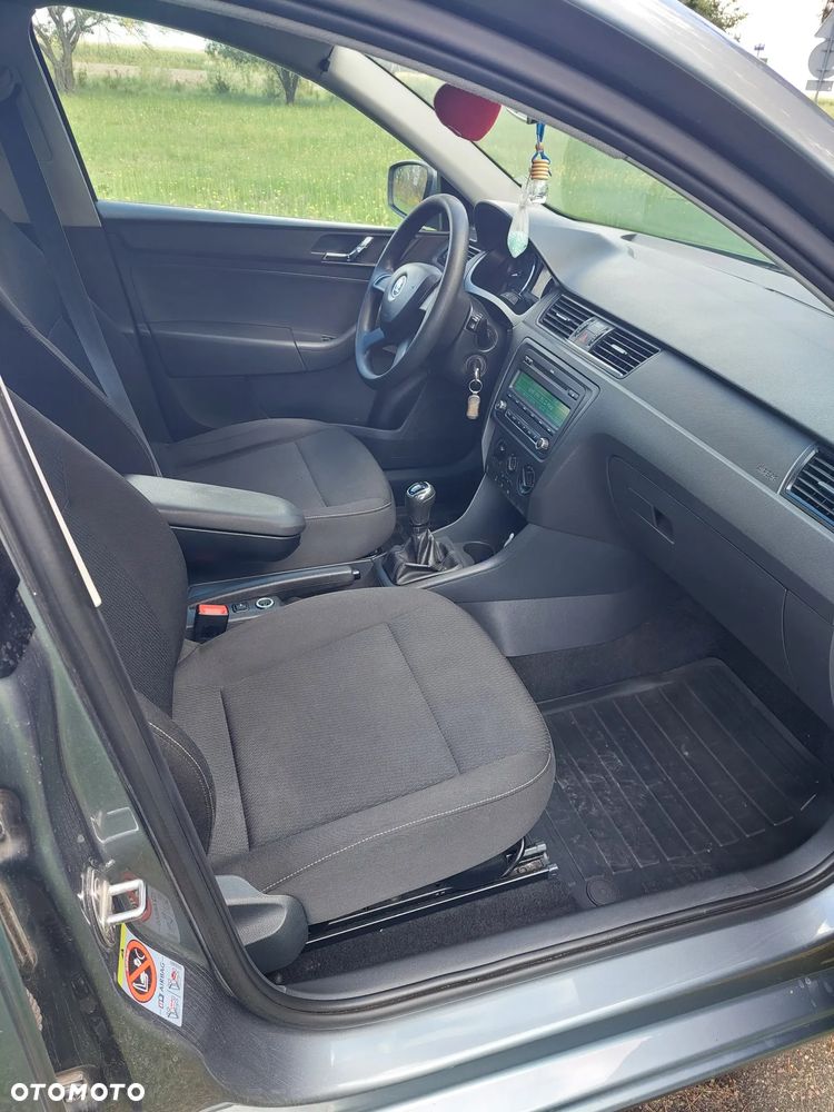 Skoda RAPID 1.2 TSI Ambition - 22