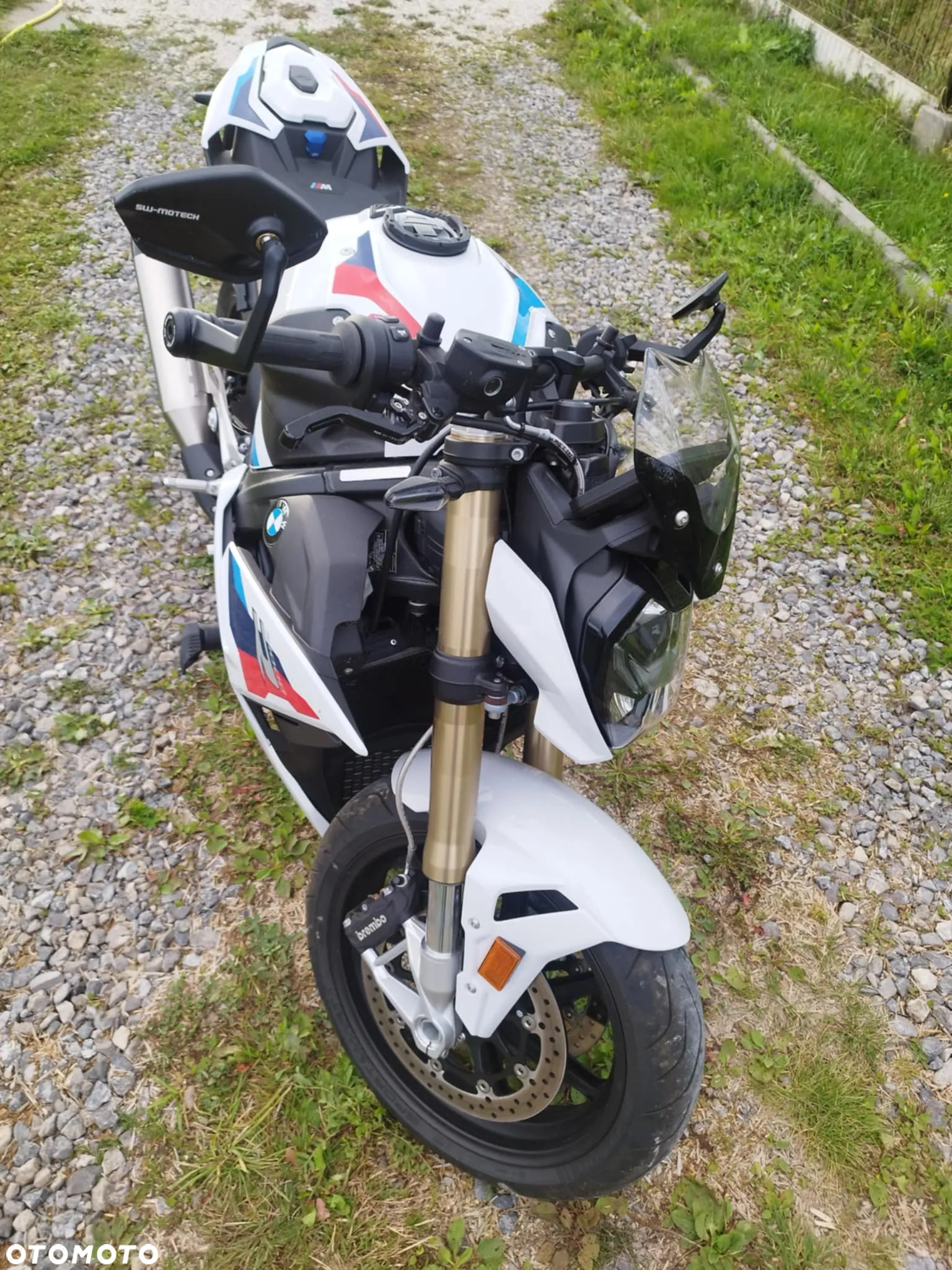 BMW S - 9