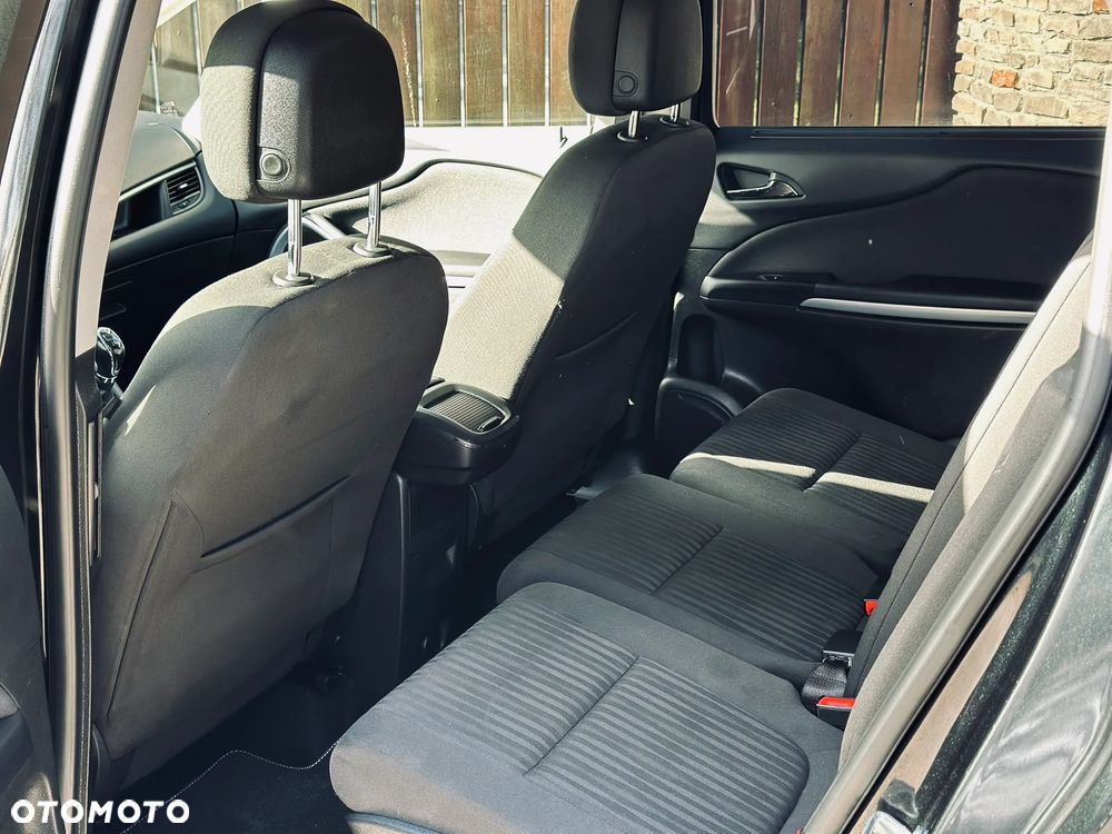 Opel Zafira - 16