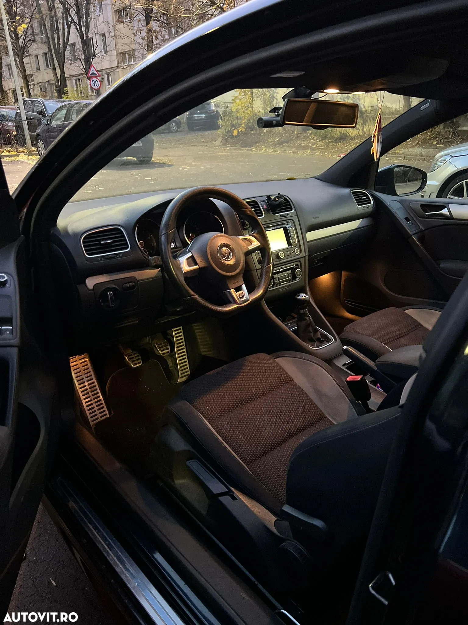 Volkswagen Golf - 10