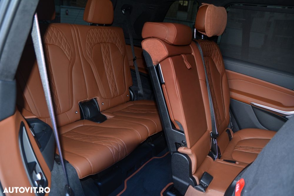 BMW X7 M60i xDrive AT MHEV - 15