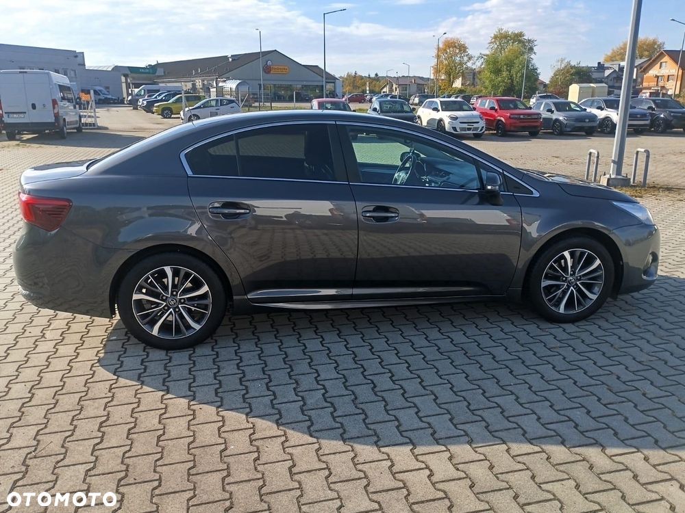 Toyota Avensis 1.8 Active - 8