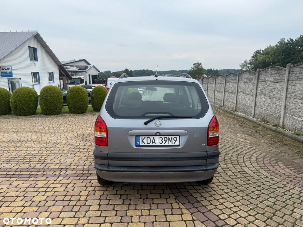 Opel Zafira 1.6 16V Club - 5
