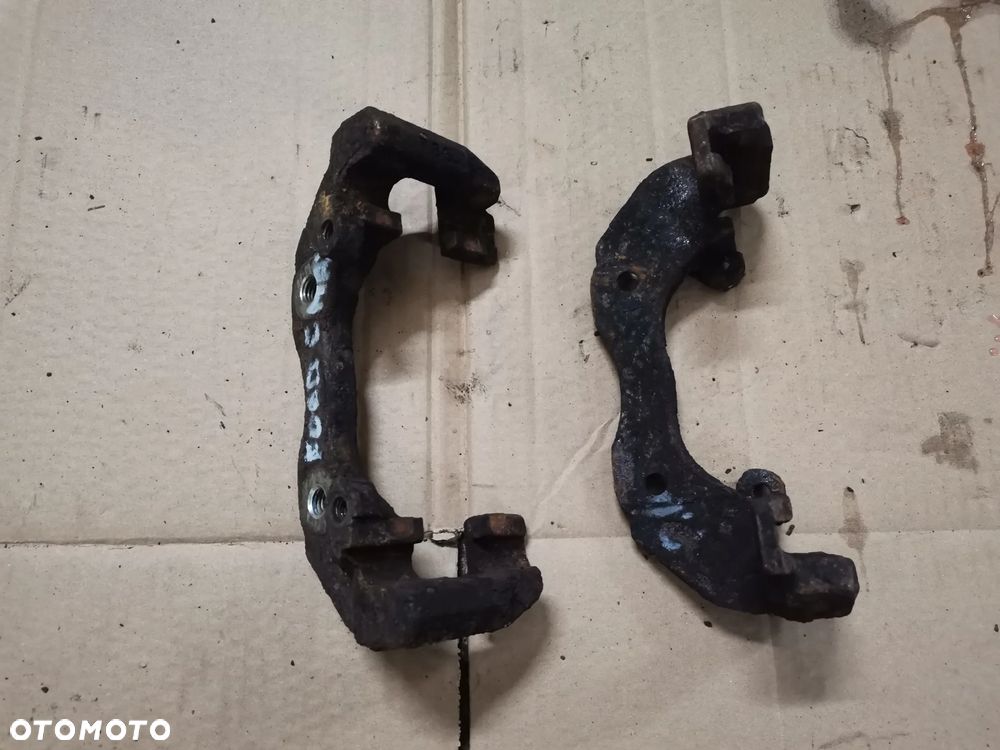 Jarzmo zacisku przod FORD C-MAX MK1 - 1