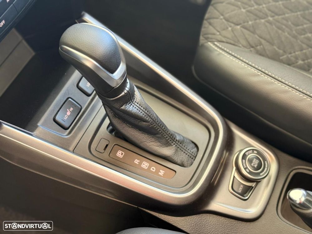 Suzuki Vitara 1.5L AGS GLX 4WD Strong Hybrid - 26