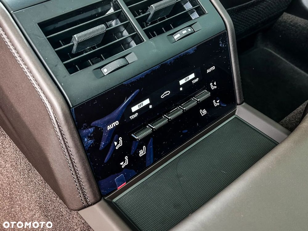 Porsche Panamera 4 E-Hybrid PHEV - 28