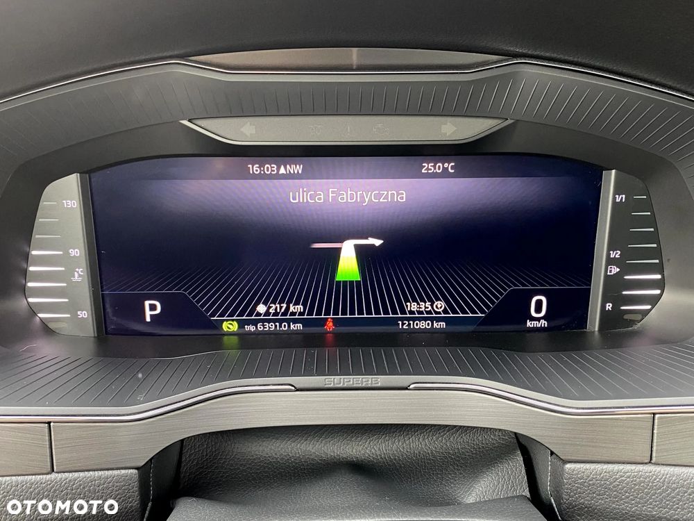 Skoda Superb 2.0 TDI SCR Style DSG - 30