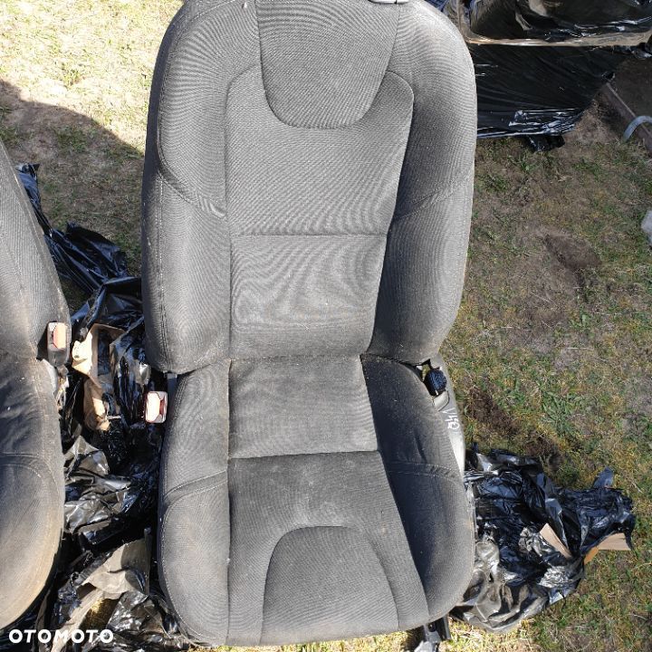 VOLVO V40  POSZYCIE FOTELA LEWE PRAWE - 3