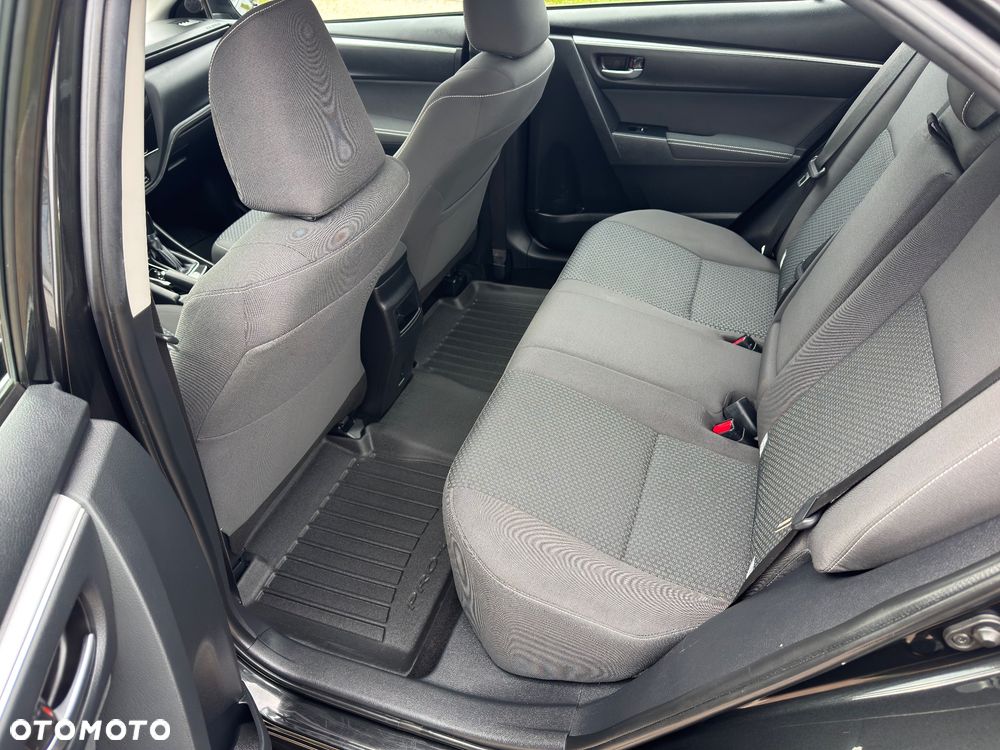 Toyota Corolla - 21