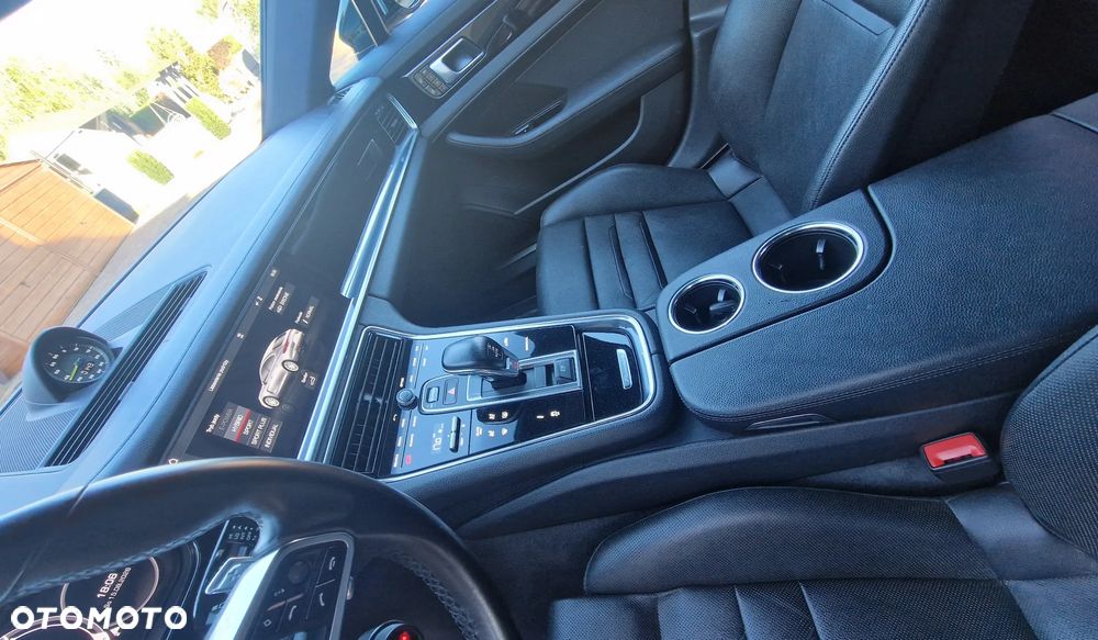 Porsche Panamera - 18