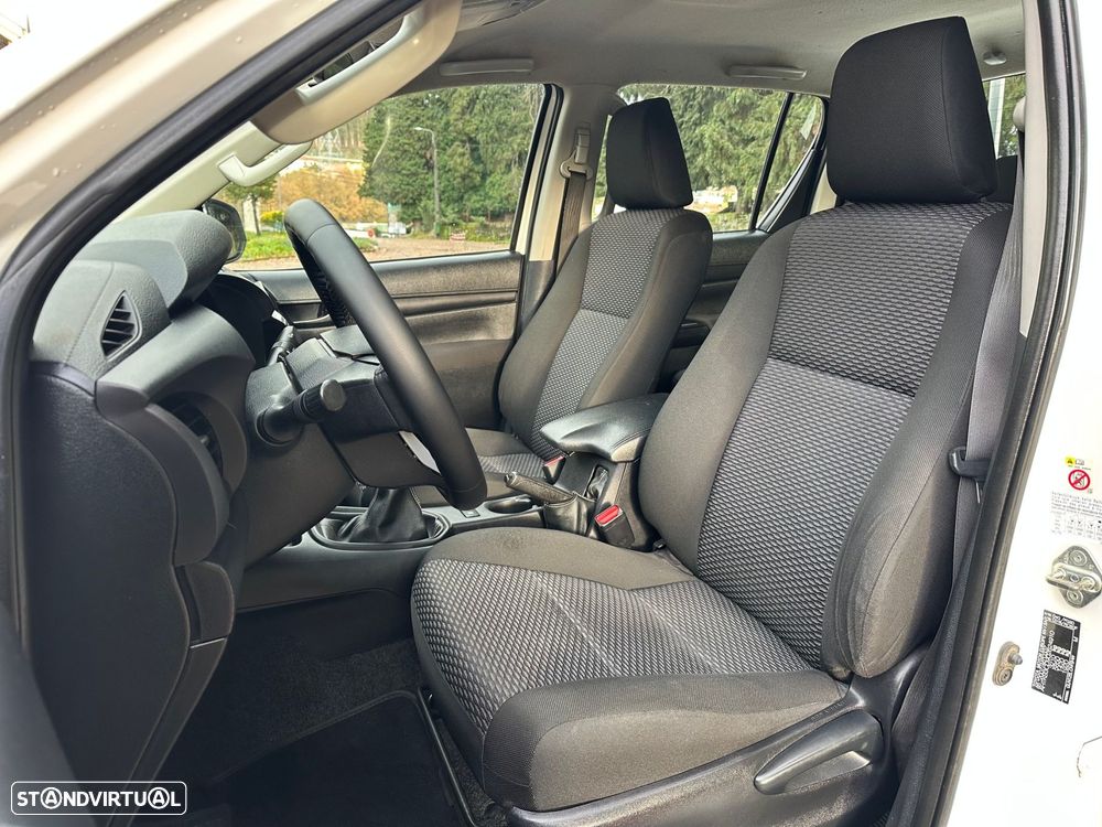 Toyota Hilux 2.4 D-4D 4WD CD CM - 4