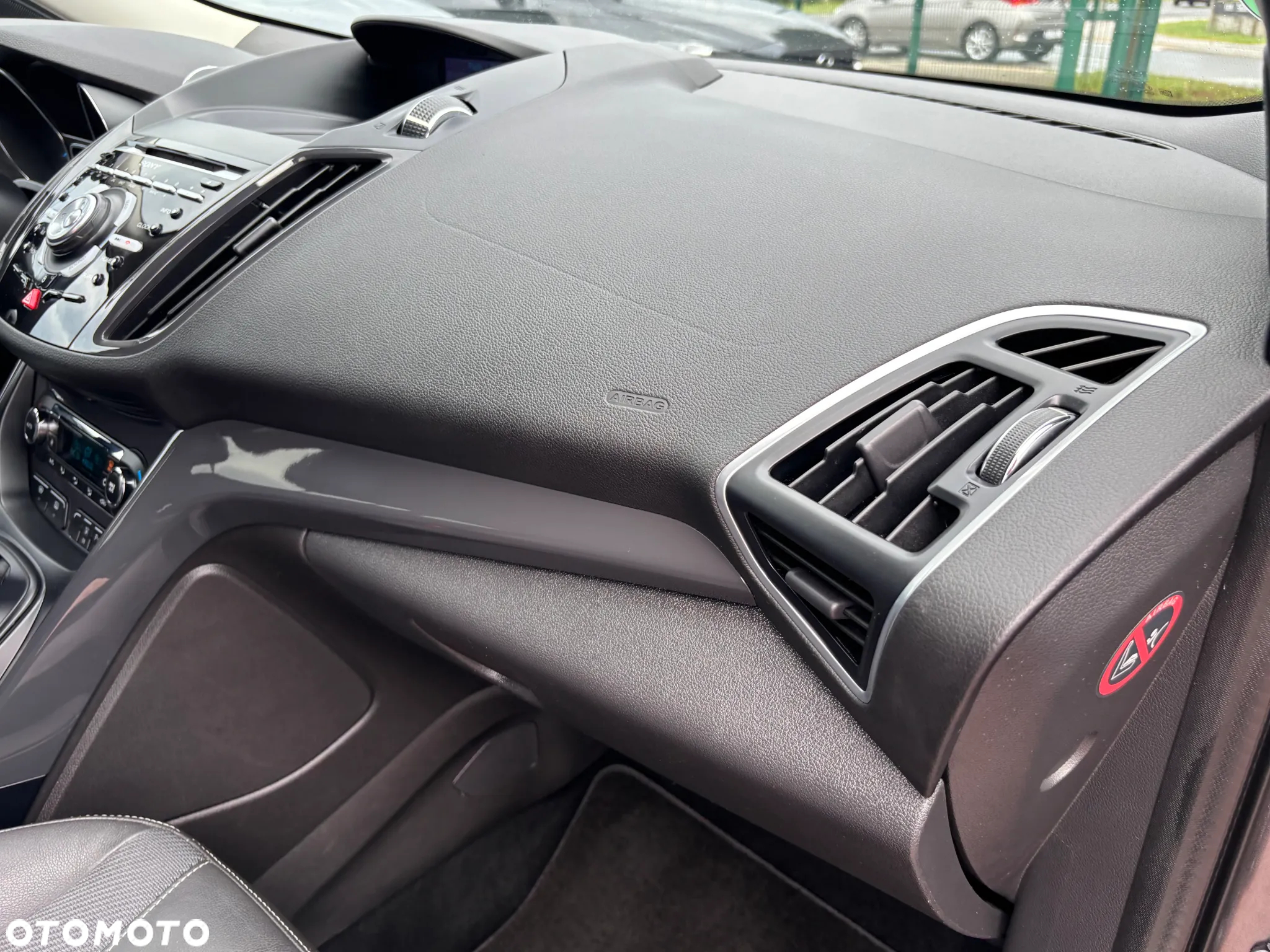 Ford Kuga 1.6 EcoBoost 4WD Titanium Plus - 23