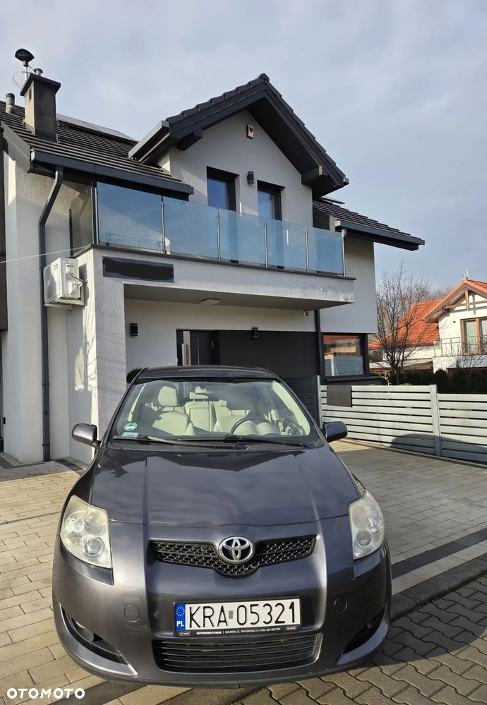 Toyota Auris 2.0 D-4D Sol - 3