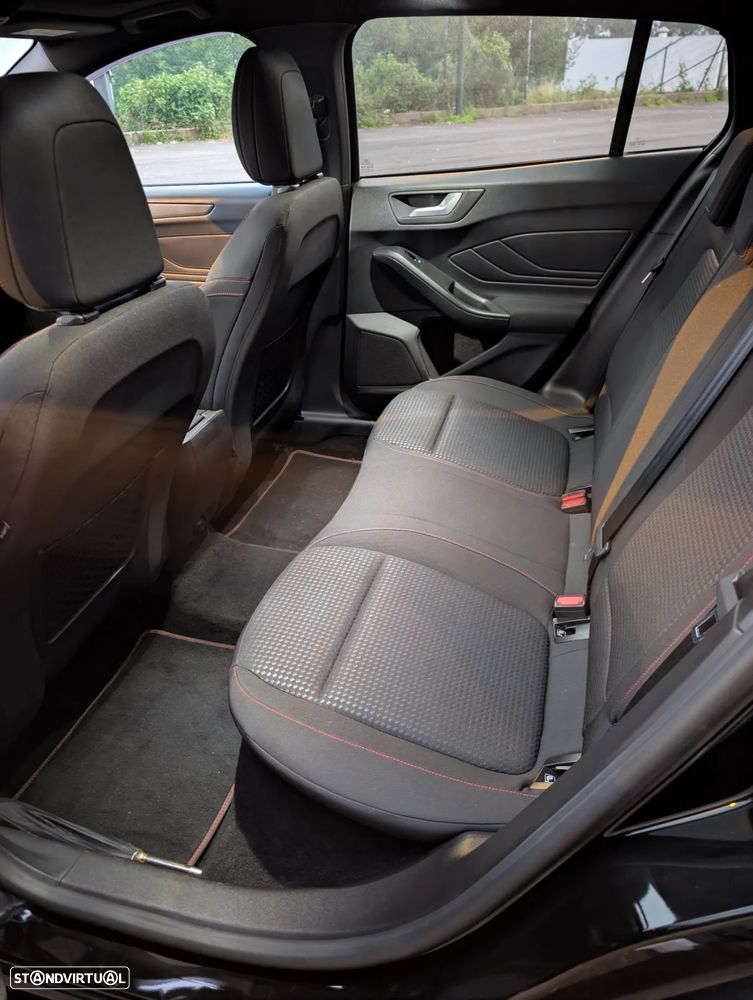 Ford Focus SW 1.5 TDCi EcoBlue ST-Line - 13