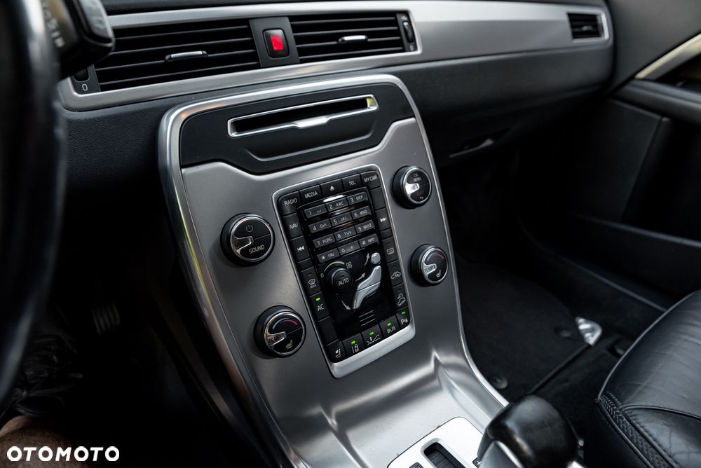 Volvo XC 70 D5 AWD Geartronic Summum - 38