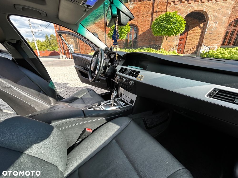 BMW Seria 5 530d xDrive - 15