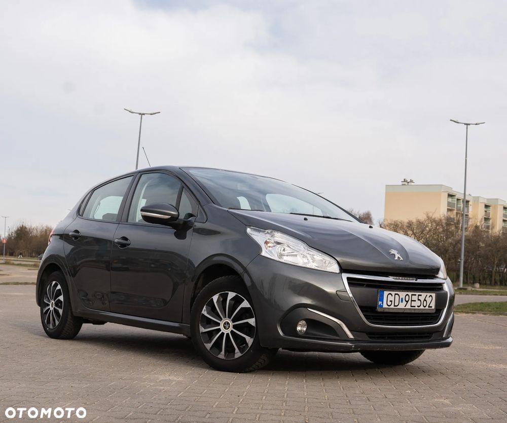Peugeot 208 - 1