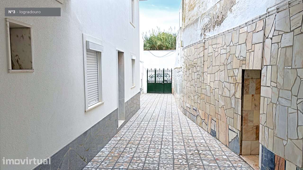 MORADIA BIFAMILIAR - Grande imagem: 4/41
