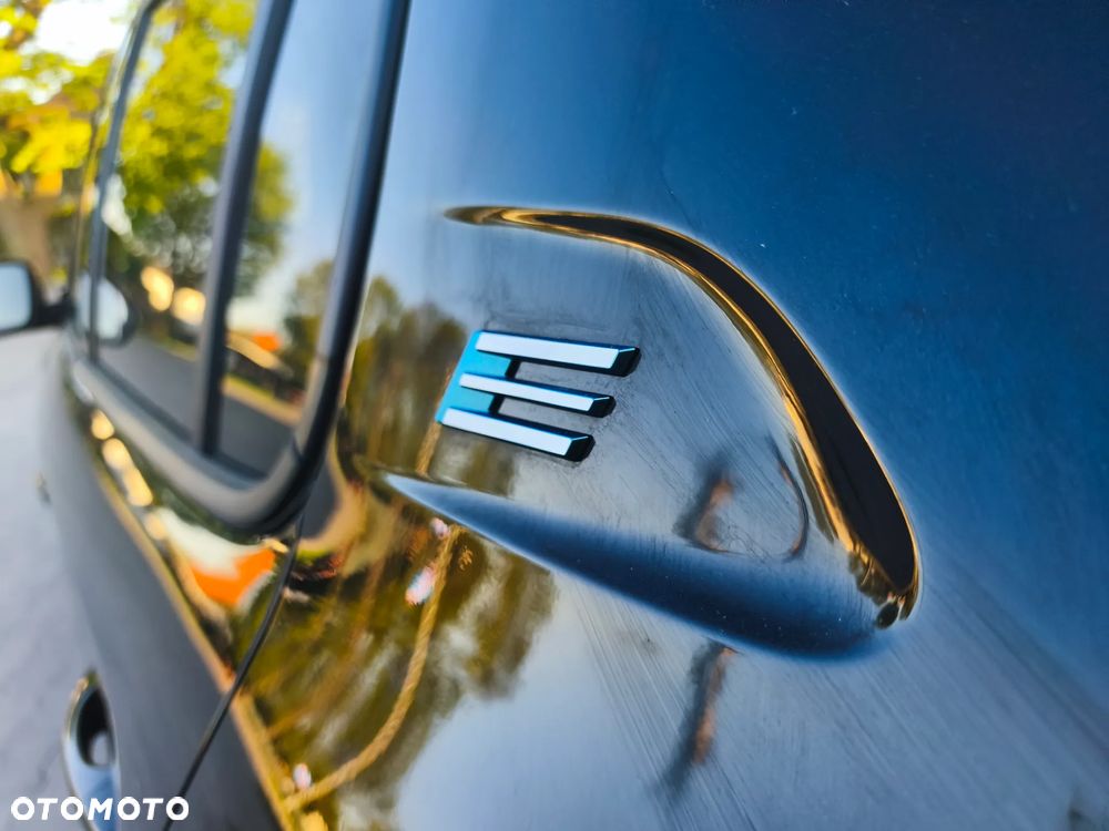 Peugeot 208 - 14
