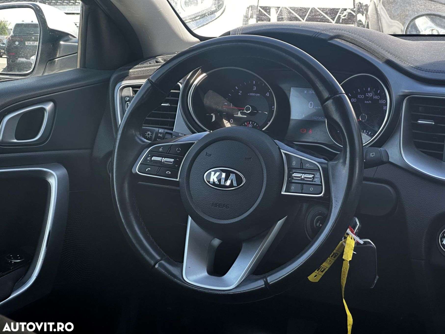 Kia Ceed - 10