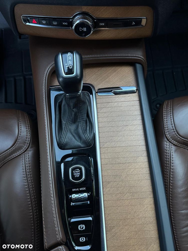 Volvo XC 90 D5 AWD Inscription 7os - 24