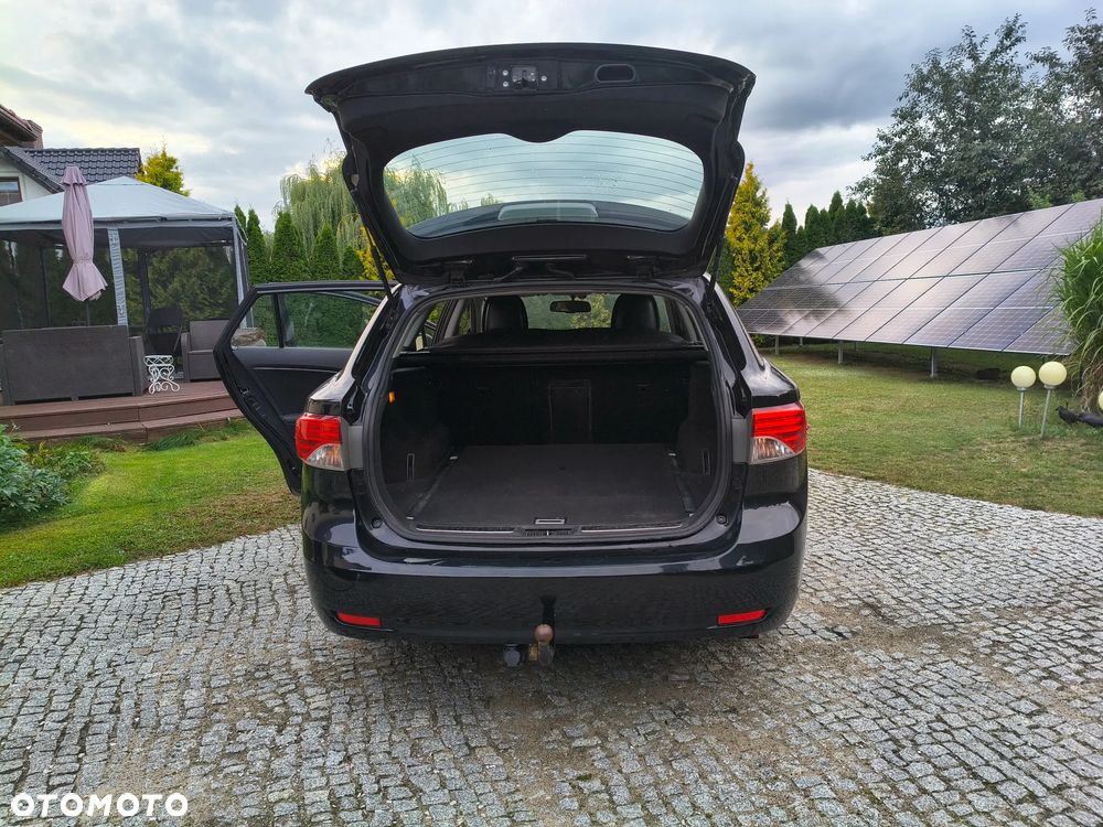 Toyota Avensis 2.0 D-4D Active - 12