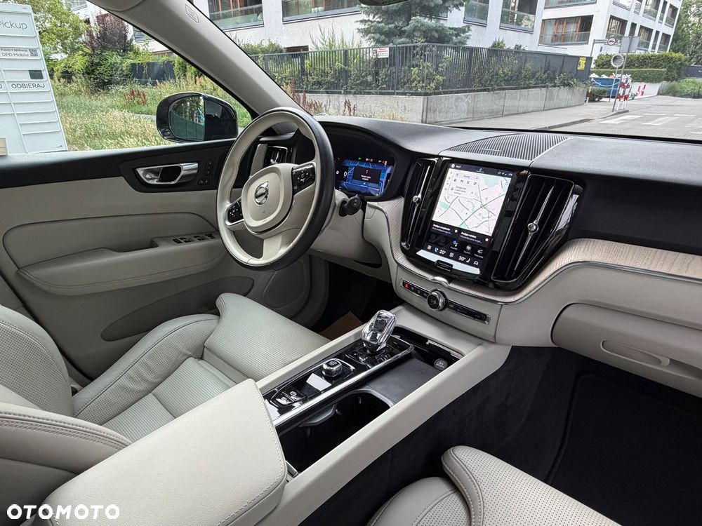Volvo XC 60 B4 B Plus Bright - 17