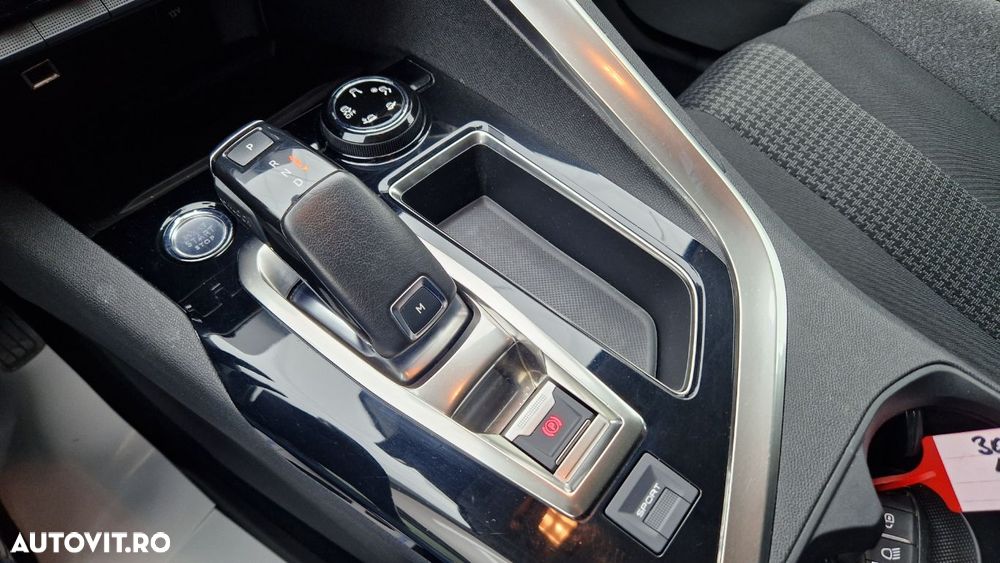 Peugeot 3008 1.5 BlueHDI 130 EAT8 Active Pack - 16